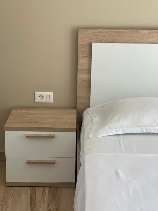 Twentysix Apartment Shkoder Bagian luar foto